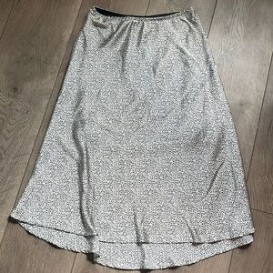 Sienna Sky Satin Skirt | Size: Small